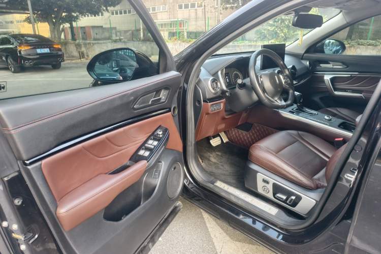 Used Wey VV5 2017 2.0T Ultra-Luxury Version
