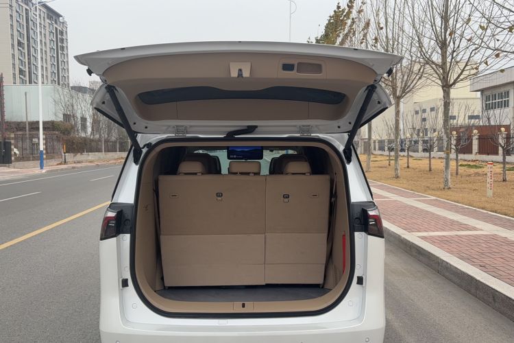 Used Buick GL8 New Energy 2025 Lu Shang Luxury Edition 7-Seater
