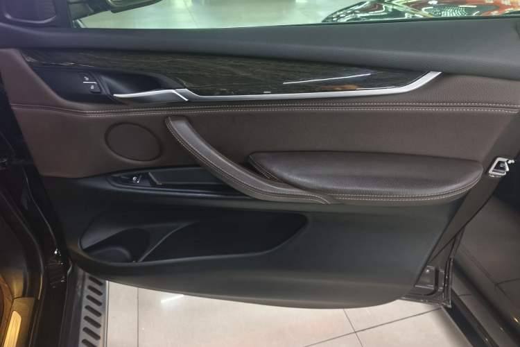 Used BMW 5 Series New Energy 2020 Mileage Upgrade Version 530Le Luxury Package
