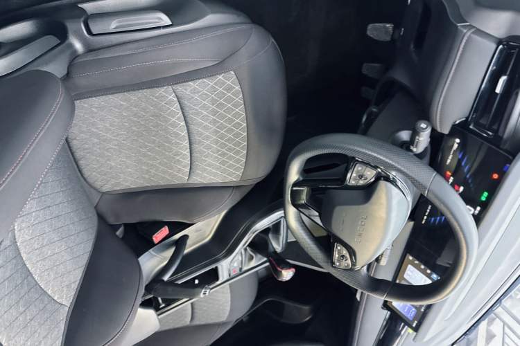 Used Roewe i5 2023 1.5L Manual Comfort Edition
