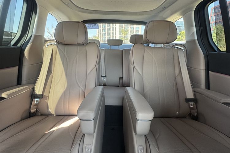 Used XPeng X9 2025 740 Ultra-Long Range Max
