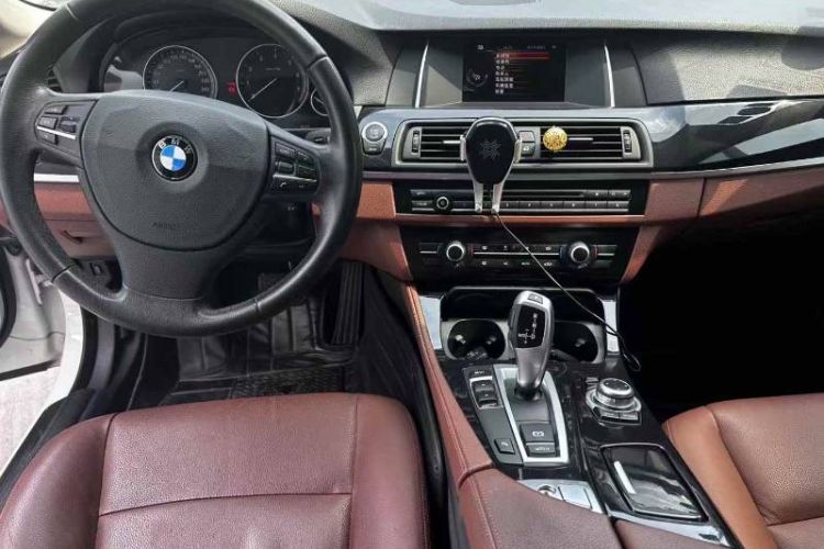 Used BMW 5 Series 2015 520i Elegant Edition

