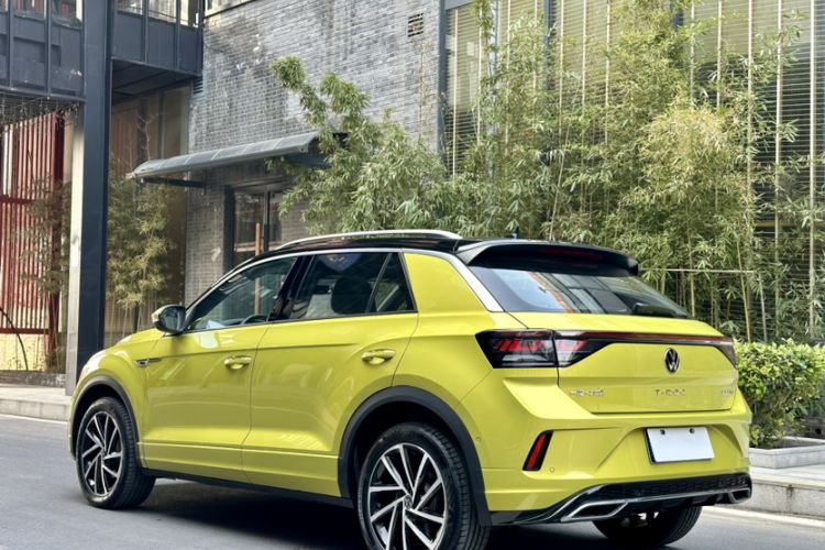 Used Volkswagen T-ROC 2023 300TSI DSG Two-Wheel Drive Starlight Edition