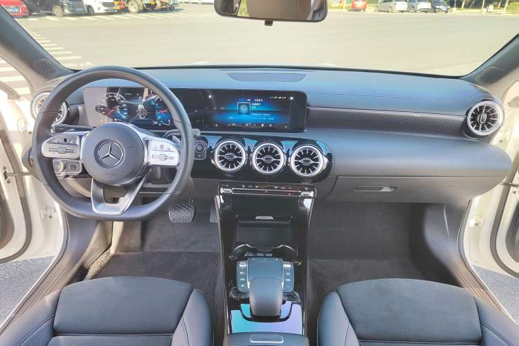 Used Mercedes-Benz A-Class 2022 A 200 L Sport Sedan Fashion Model
