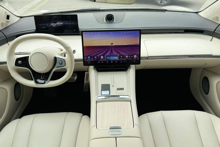 Used Hima Luxeed S7 2025 855 km Max