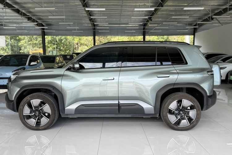 Used  Titanium 3 2025 501 km All-Wheel Drive Intelligent Driving Max Edition
