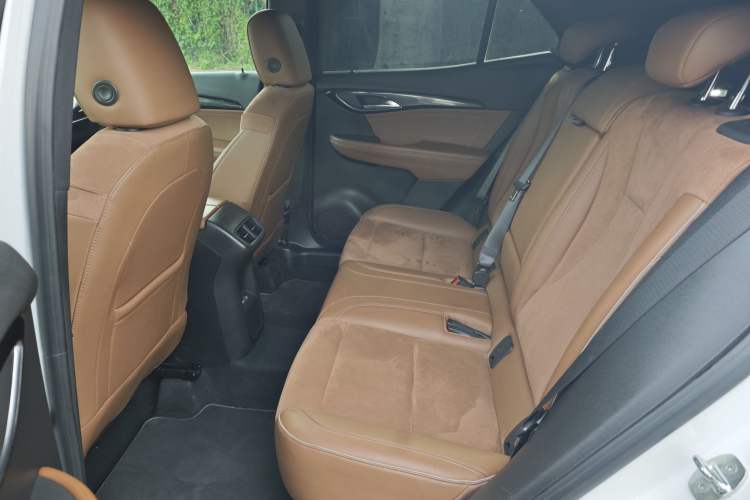 Used Buick Envision 2020 Encore S 652T Four-Wheel Drive Luxury Model
