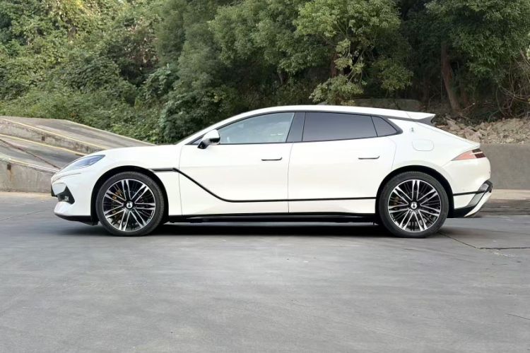 Used Denza Z9GT 2024 1100 Four-Wheel Drive Ultra Version
