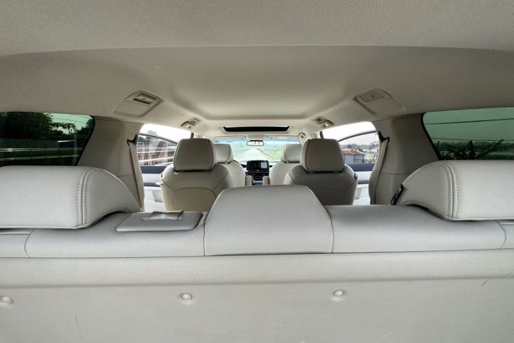 Used Buick GL8 2021 Land Cruiser Executive Class 652T Luxury Model