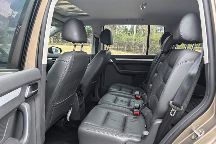 Used Volkswagen Touran 2015 1.4T DSG Comfort Edition 5 Seats
