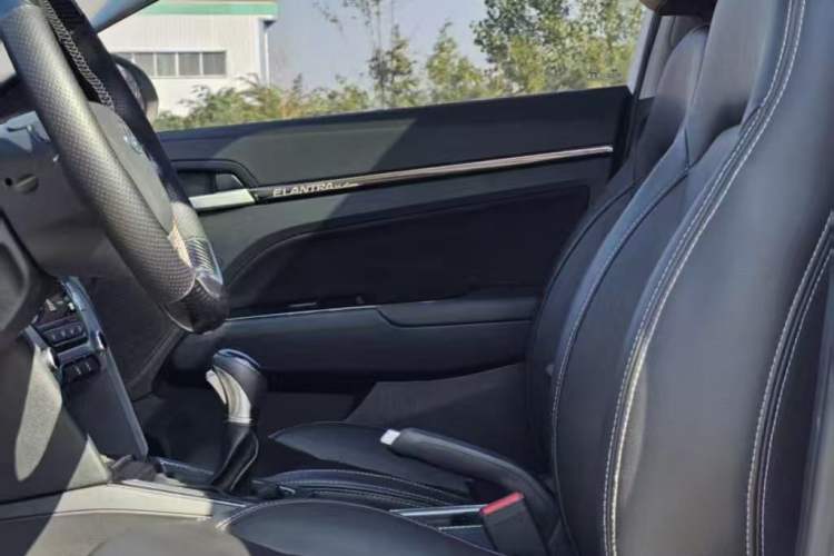 Used Hyundai Elantra 2016 1.6L Automatic ZhiXuan – Elite Version
