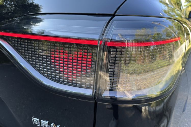 Used Hima AITO M9 2025 Extended-Range Ultra Version 52 kWh 6-Seater
