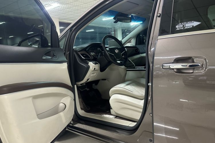 Used Buick GL8 2021 Land Cruiser Executive Class 652T Luxury Model
