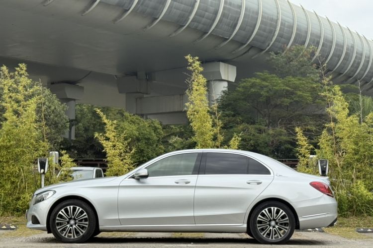 Used Mercedes-Benz C-Class 2016 C 200 L
