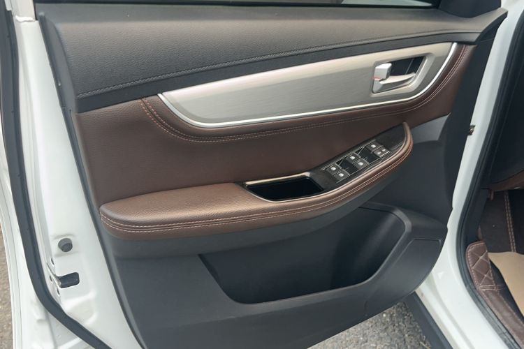 Used FORTHING Joyear X5 2017 1.6L CVT Luxury Model
