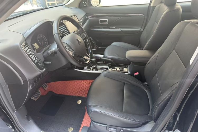 Used Mitsubishi Outlander 2018 2.0L Two-Wheel Drive Glory Edition 5 Seats
