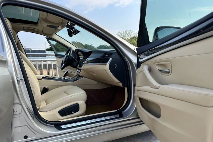 Used BMW 5 Series 2014 525Li Luxury Design Package
