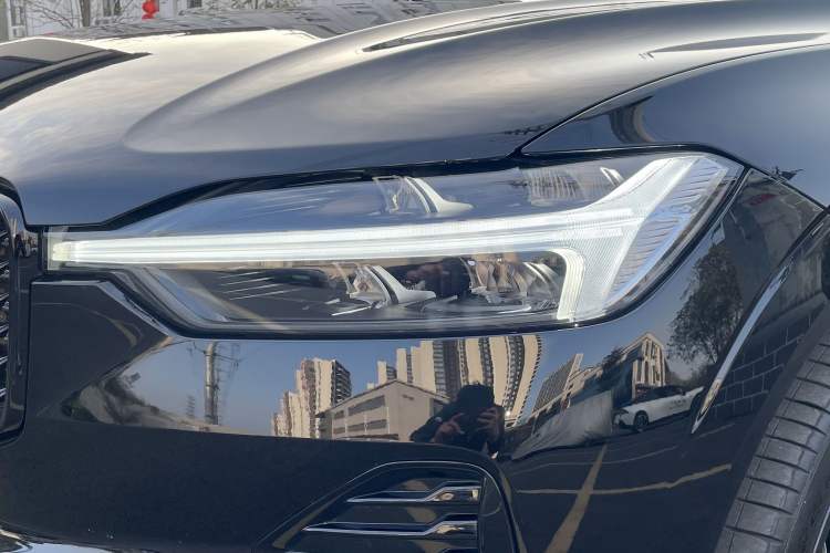 Used Volvo XC60 New Energy 2025 Plug-in Hybrid Long-Range All-Wheel Drive Zhiyuan Extreme Night Black Edition