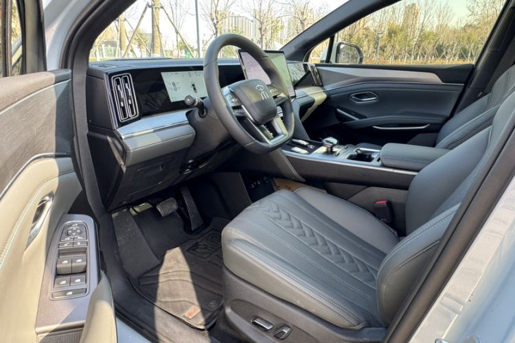 Used BYD Song L DM-i 2025 Intelligent Driving Version 112 km Beyond-Range Type
