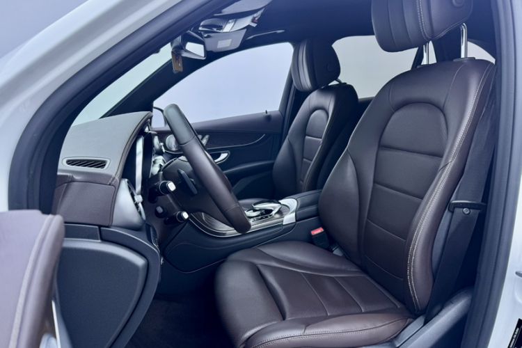 Used Mercedes-Benz GLC 2019 Refreshed GLC 300 L 4MATIC Dynamic Edition
