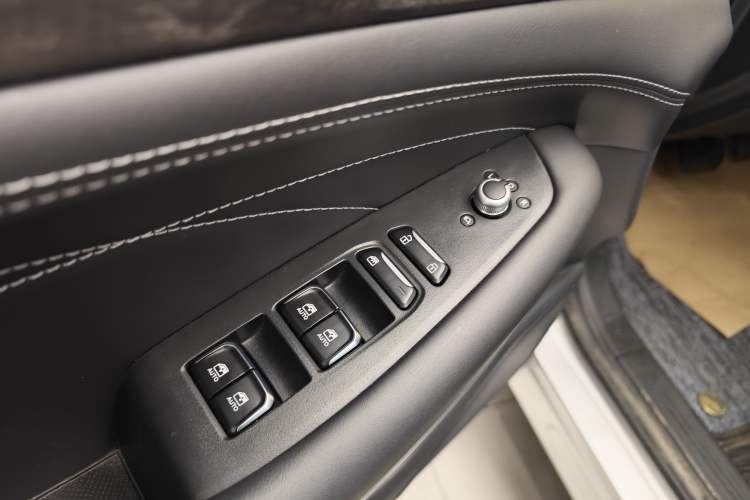 Used  E5 2023 1.5L DE-i 100KM Comfort Edition 7-Seater
