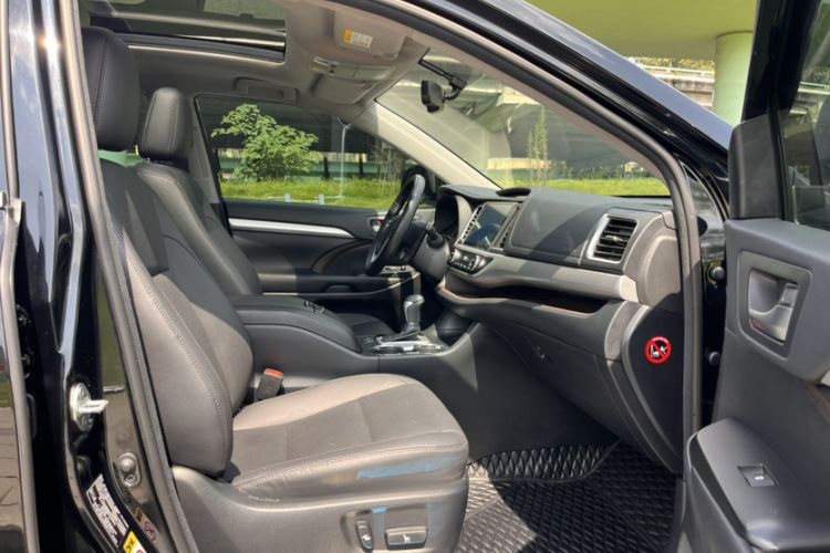 Used Toyota Highlander 2017 2.0T Four-Wheel Drive Luxury Edition 7 Seats
