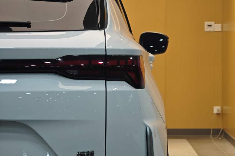 Used Geely Auto Coolray 2025 Bin Yue L 1.5T DCT Starlight Edition
