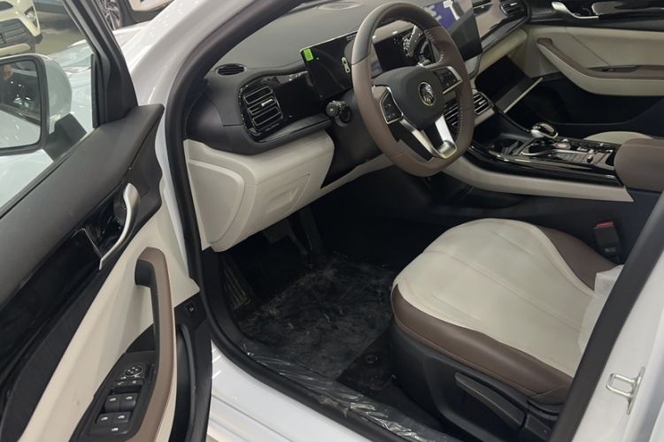 Used BYD Qin PLUS 2024 HONOR Edition DM-i 55KM Leading Model
