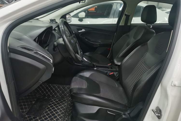 Used Ford Focus 2017 Sedan EcoBoost 125 Automatic Supreme Style SmartDrive Edition
