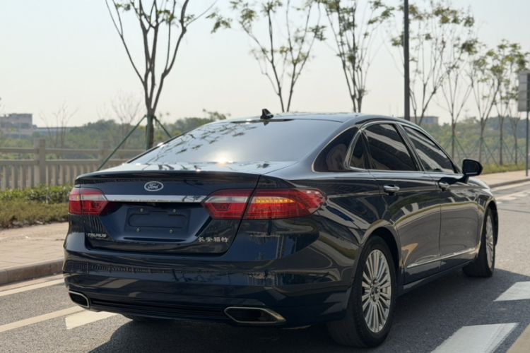 Used Ford Taurus 2017 EcoBoost 245 Luxury Model