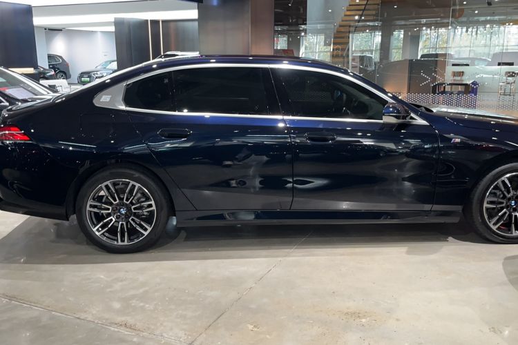 Used BMW 5 Series 2025 525Li M Sport Package
