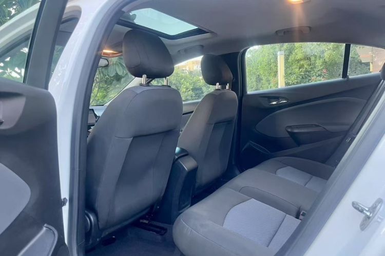 Used Chevrolet Cruze 2017 1.5L Automatic Pioneer Sunroof Edition
