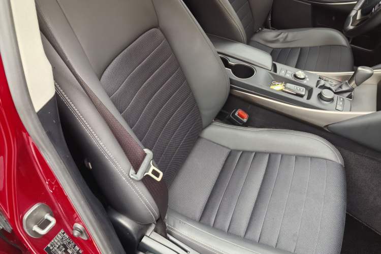 Used Lexus IS 2017 300 Leading Edition
