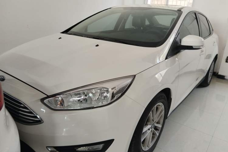 Used Ford Focus 2017 Sedan EcoBoost 125 Automatic Supreme Style SmartDrive Edition
