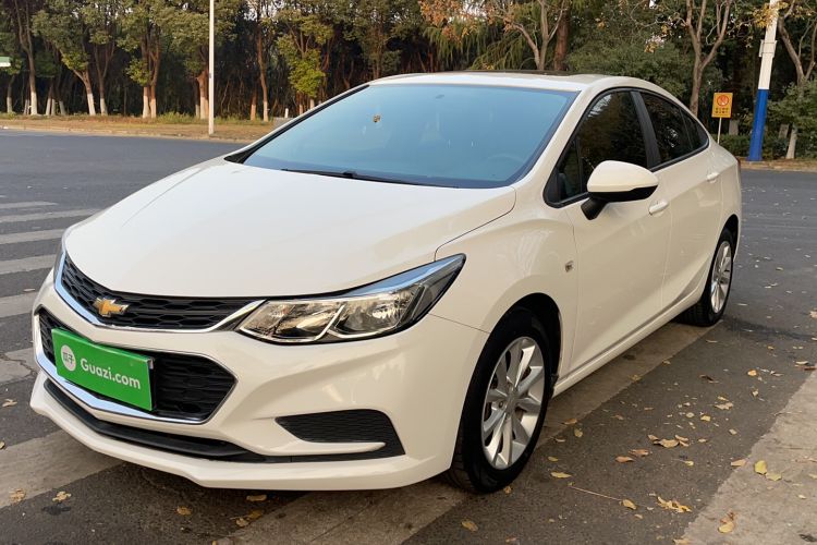 Used Chevrolet Cruze 2017 1.5L Automatic Pioneer Sunroof Edition

