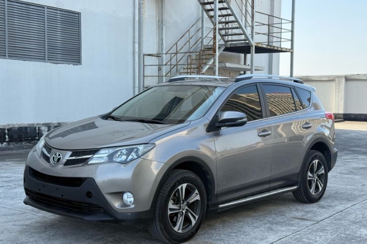 Used Toyota RAV4 2015 2.0L CVT Two-Wheel Drive Fashion Edition
