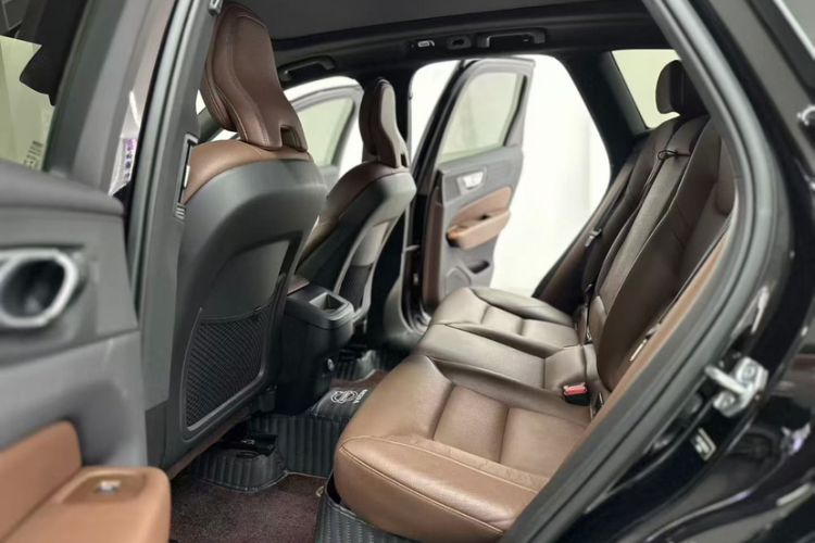 Used Volvo XC60 2022 B5 4x4 Zhiyi Luxury Edition
