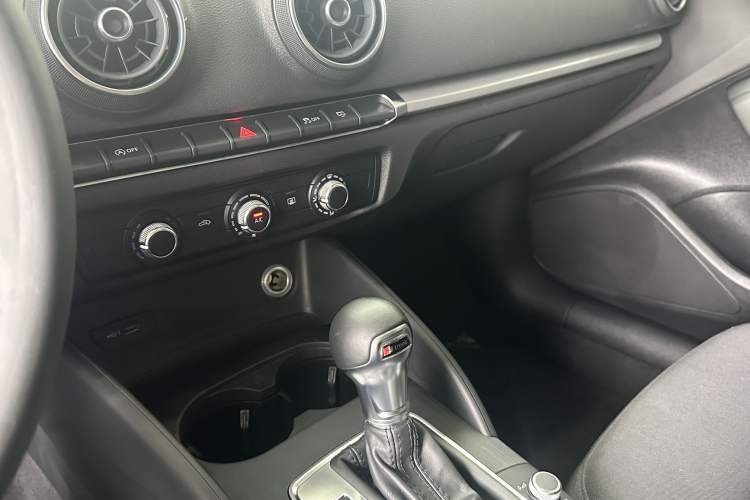 Used Audi A3 2020 Restyled Limousine 35 TFSI Ambition Version China VI
