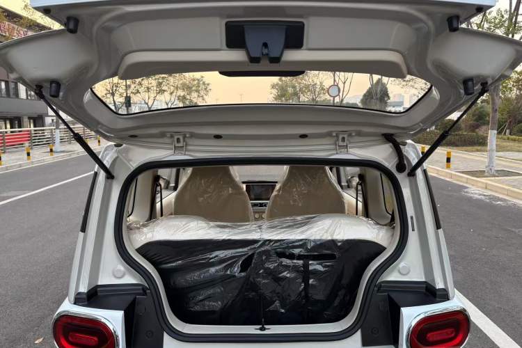 Used Wuling Hongguang MINIEV 2024 3rd Generation 215km Advanced Version
