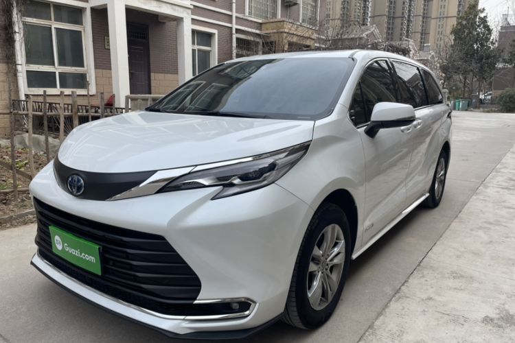 Used Toyota Sienna 2023 2.5L Hybrid Comfort Edition
