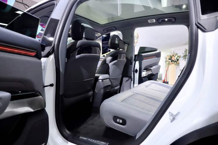 Used Zeekr 7X 2025 100kWh Long-Range All-Wheel Drive Intelligent Driving Version