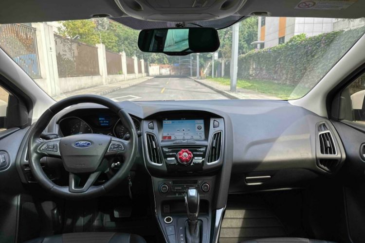 Used Ford Focus 2017 Hatchback EcoBoost 125 Automatic - Ultra-Powerful Style Edition with Smart Drive Features