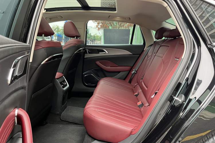 Used Hongqi H5 2024 2.0T Automatic Smart Connect Flagship Edition
