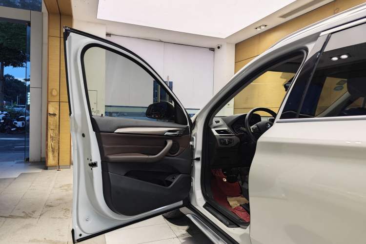 Used BMW X1 2018 sDrive18Li Luxury Model
