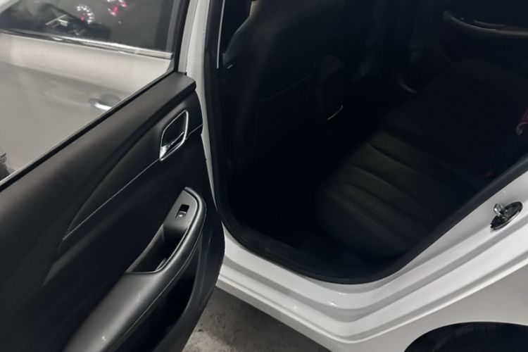 Used Roewe i5 2019 1.5L Automatic 4G Connected Linghao Flagship Edition
