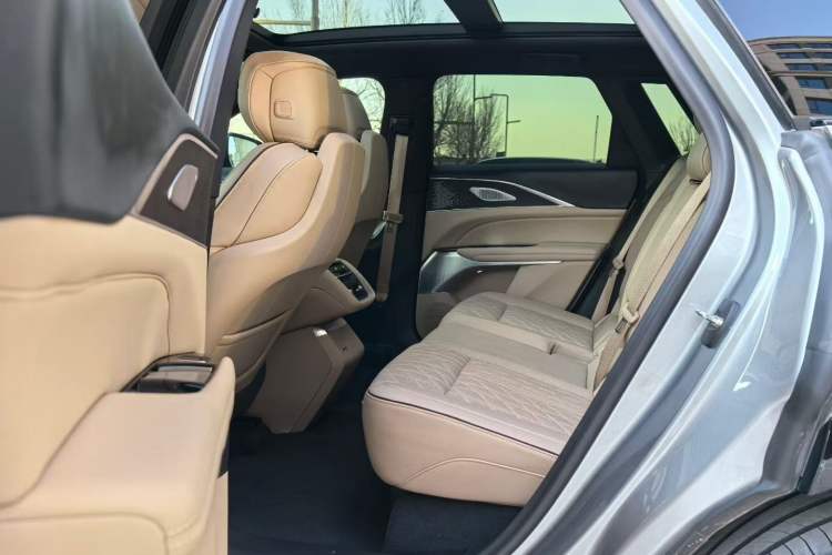 Used Cadillac LYRIQ 2022 Four-Wheel-Drive High-Performance Deluxe Edition