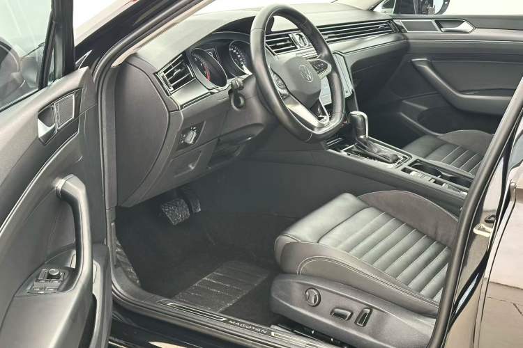 Used Volkswagen Magotan 2020 330TSI DSG Leading Model
