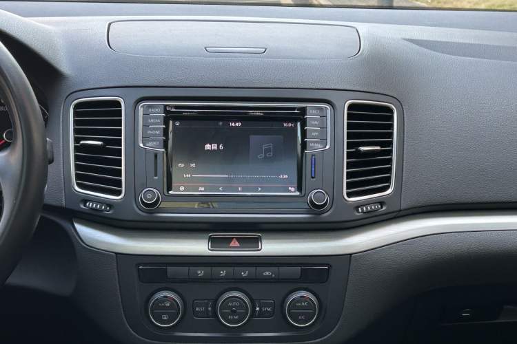 Used Volkswagen Sharan 2018 Revised Version 380TSI Comfort Edition 7-Seater
