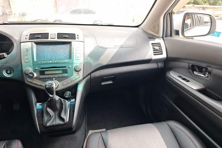 Used BYD S6 2014 2.0L Manual Luxury 5-Seater
