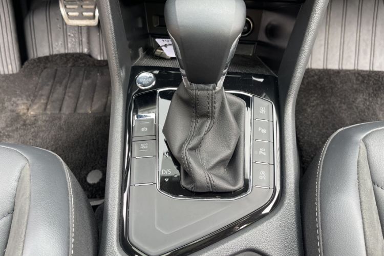 Used Volkswagen Tiguan L 2021 330TSI Automatic Two-Wheel Drive R-Line Enhanced Edition
